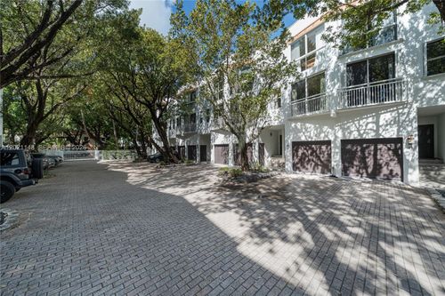 5-325 Meridian Ave, Miami Beach, FL, 33139-8700 | Card Image