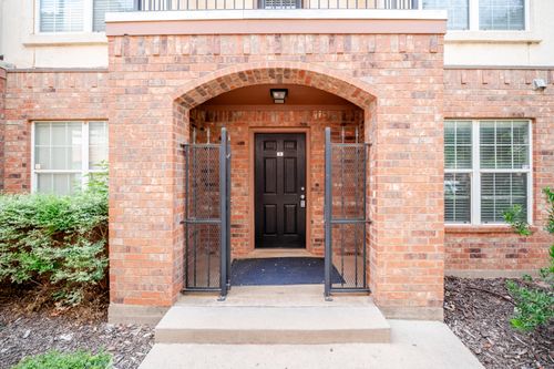apt-1-2111 Main St, Lubbock, TX, 79401-5904 | Card Image