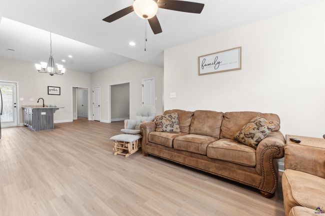 109 Red Tail Cir, House other with 3 bedrooms, 2 bathrooms and null parking in Byron GA | Image 15