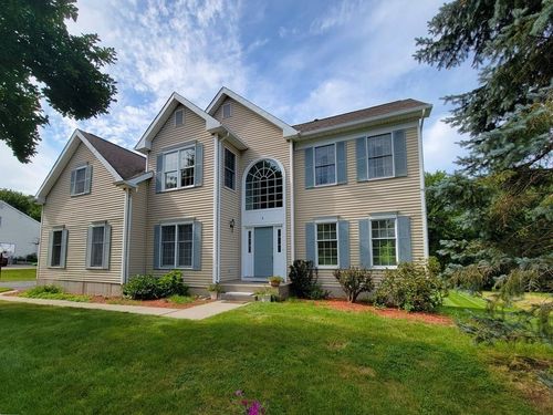 4 Jacob Jones Way, Westborough, MA, 01581-3633 | Card Image