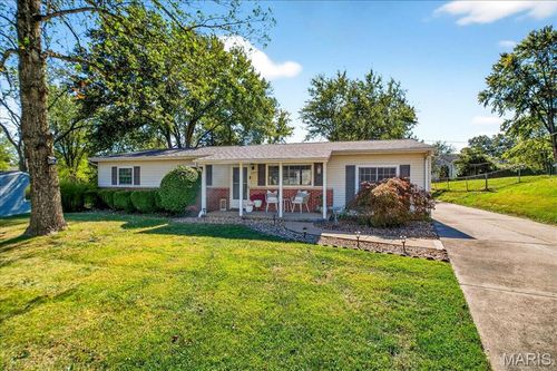277 Ramsey Ln, Ballwin, MO, 63021-4947 | Card Image