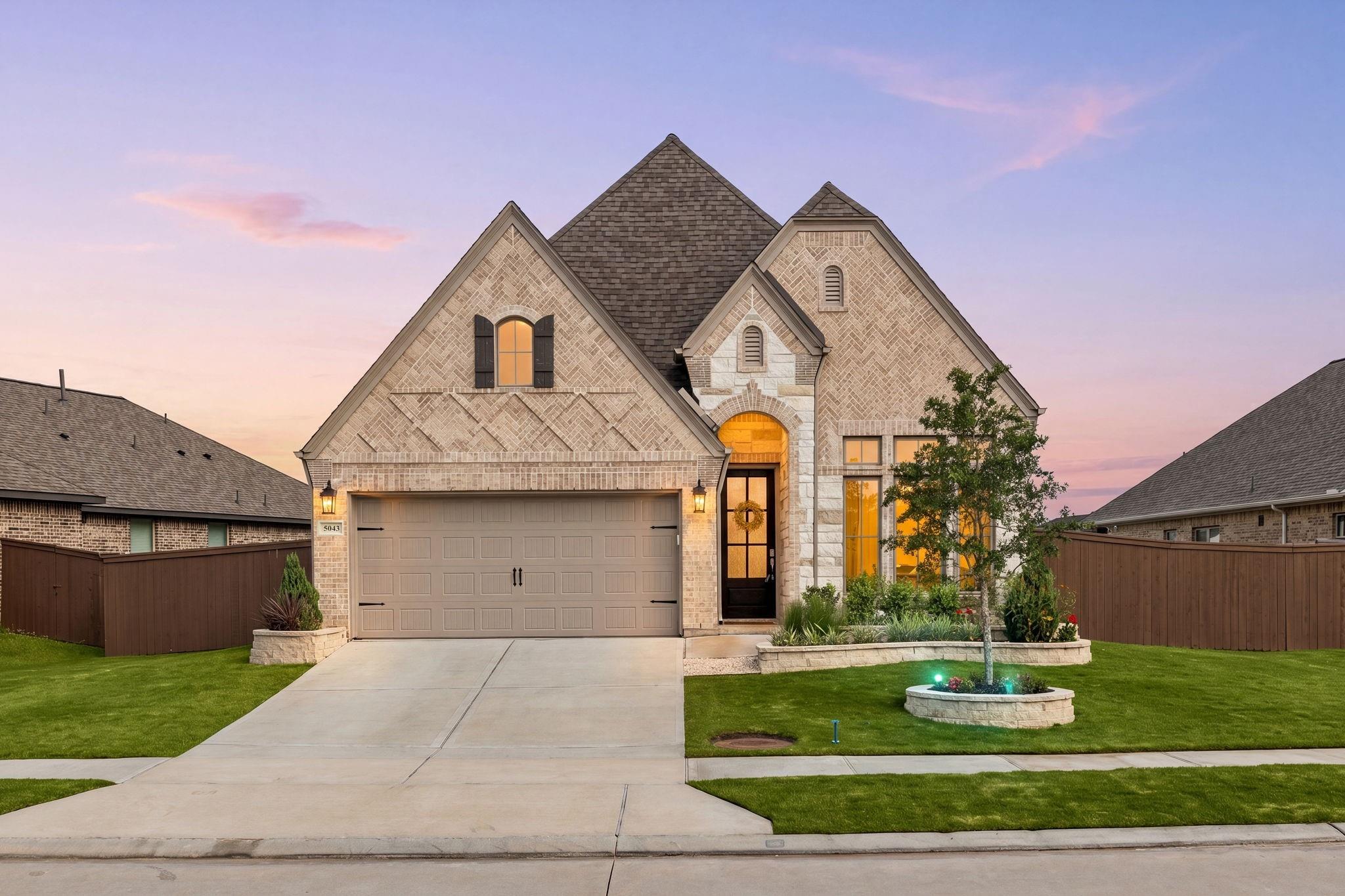 Residential in Iowa Colony 2