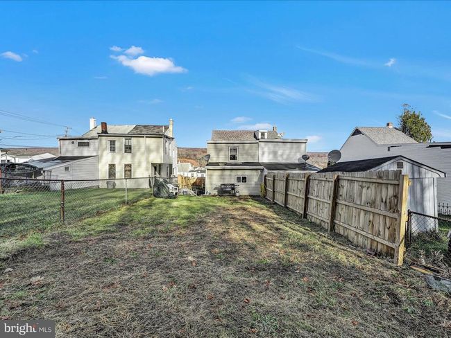 1628 Spruce St, Home with 3 bedrooms, 1 bathrooms and null parking in ASHLAND PA | Image 24