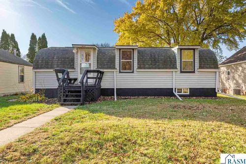 313 Linden St Se, Sleepy Eye, MN, 56085-1755 | Card Image