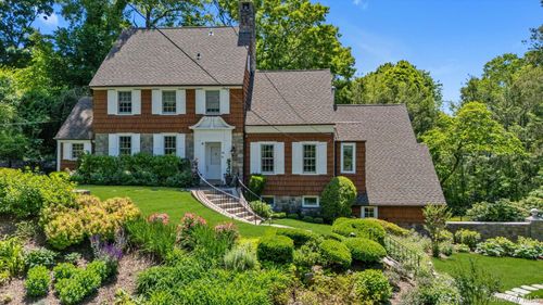 74 Litchfield Rd, Port Washington, NY, 11050-3828 | Card Image