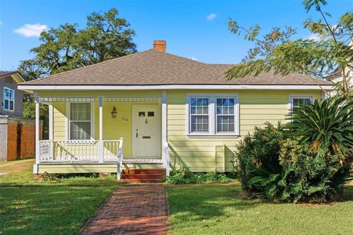 824 Ford St, Lake Charles, LA, 70601-4361 | Card Image