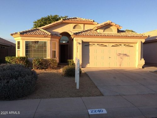 2240 E Aire Libre Ave, Phoenix, AZ, 85022-2949 | Card Image
