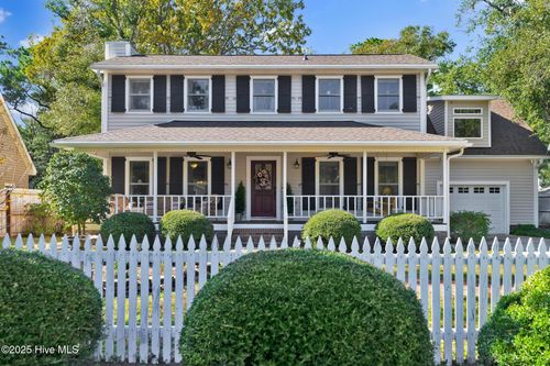 223 Sellers St, Oak Island, NC, 28465-8234 | Card Image