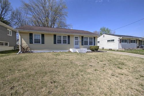 139 Wisconsin Dr, Decatur, IL, 62526-2361 | Card Image