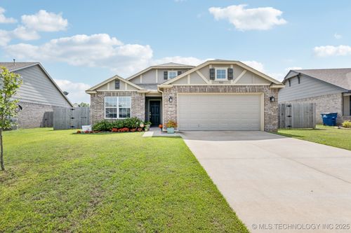 3662 E 144th St S, Bixby, OK, 74008-8065 | Card Image