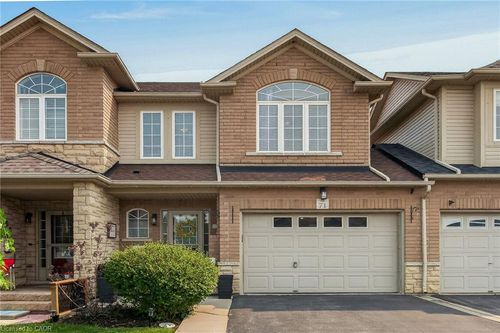 71 Cedarville Dr, Stoney Creek, ON, L8J0A6 | Card Image