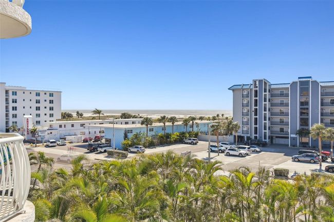 404 - 11605 Gulf Blvd, Condo with 2 bedrooms, 2 bathrooms and null parking in TREASURE ISLAND FL | Image 18
