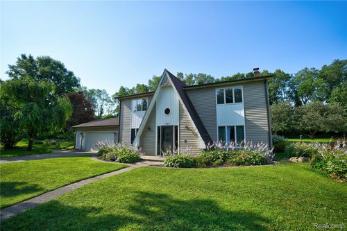 1801 Cobblestone Ln, Oxford, MI, 48371-2703 | Card Image