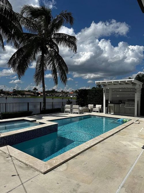 3366 Sw 152nd Pl, Miami, FL, 33185-4827 | Card Image