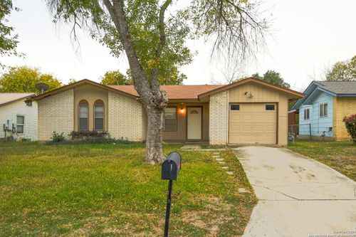 209 Royal Dr, Converse, TX, 78109-1823 | Card Image