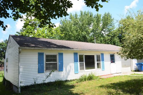 202 South St, La Paz, IN, 46537 | Card Image