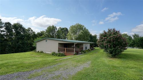 324 Rigby Rd, Senecaville, OH, 43780-9567 | Card Image