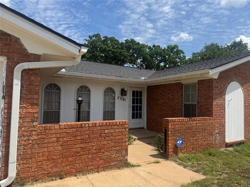 7501 Nw 12th Place, Oklahoma City, OK, 73127 | Card Image