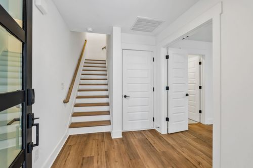 217 Harmony Aly, Nashville, TN, 37207-3768 | Card Image