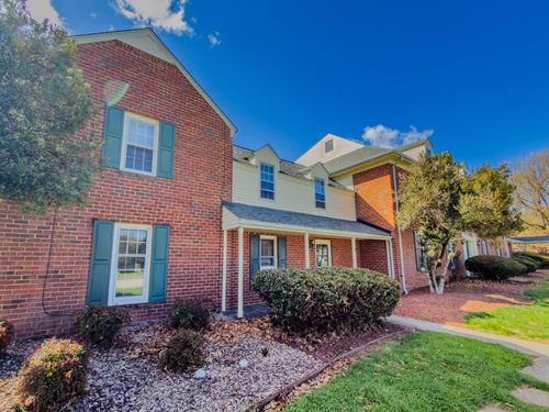 apt-2-821 Stonegate Dr, Salem, VA, 24153-2634 | Card Image