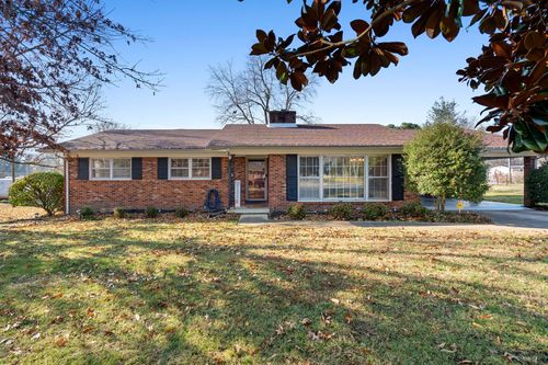 705 Dow Dr, Shelbyville, TN, 37160-2213 | Card Image