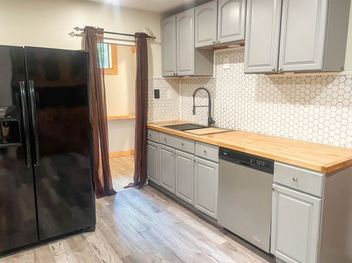 9 Hancock St, Hinsdale, NH, 03451-2490 | Card Image