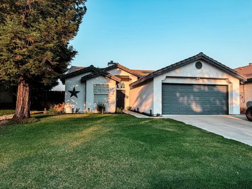 3048 S Cain St, Visalia, CA, 93292-1720 | Card Image