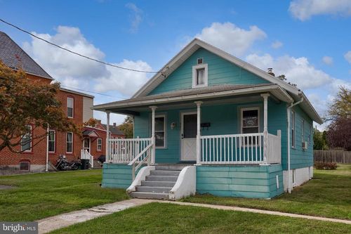 907 Walnut St, COLUMBIA, PA, 17512-1327 | Card Image