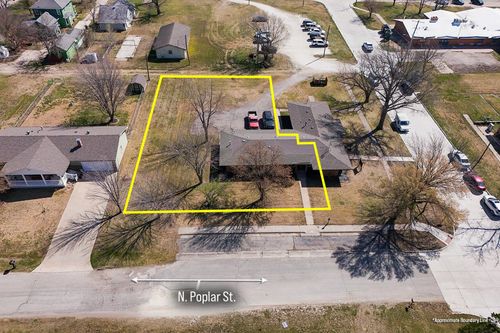 504 N Poplar St, Peabody, KS, 66866-1233 | Card Image
