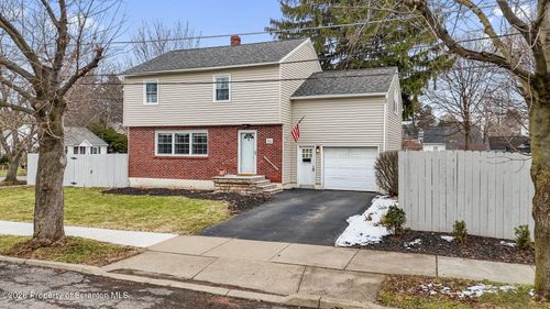 20 Westmoor Pl, Binghamton, NY, 13905-3861 | Card Image