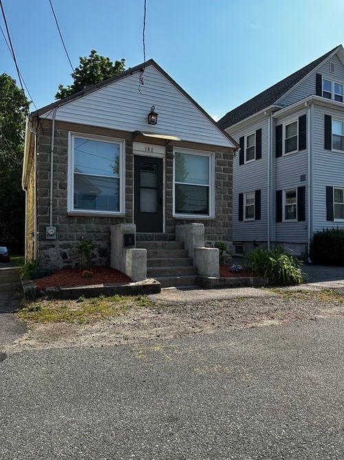 1-142 Harding Ter, Dedham, MA, 02026-2525 | Card Image