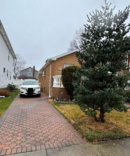154 24th Rd, Whitestone, NY, 11357-3731 | Card Image