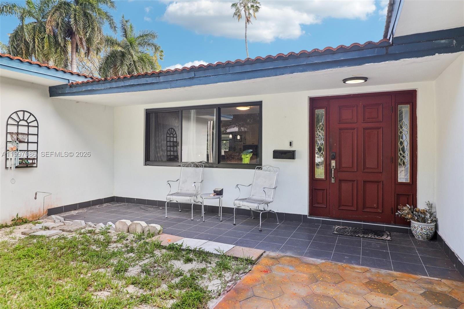 Residential in El Portal 5
