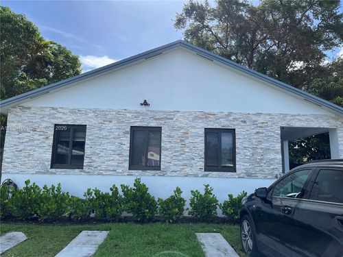 1-423 Nw 32nd Pl, Miami, FL, 33125-4121 | Card Image