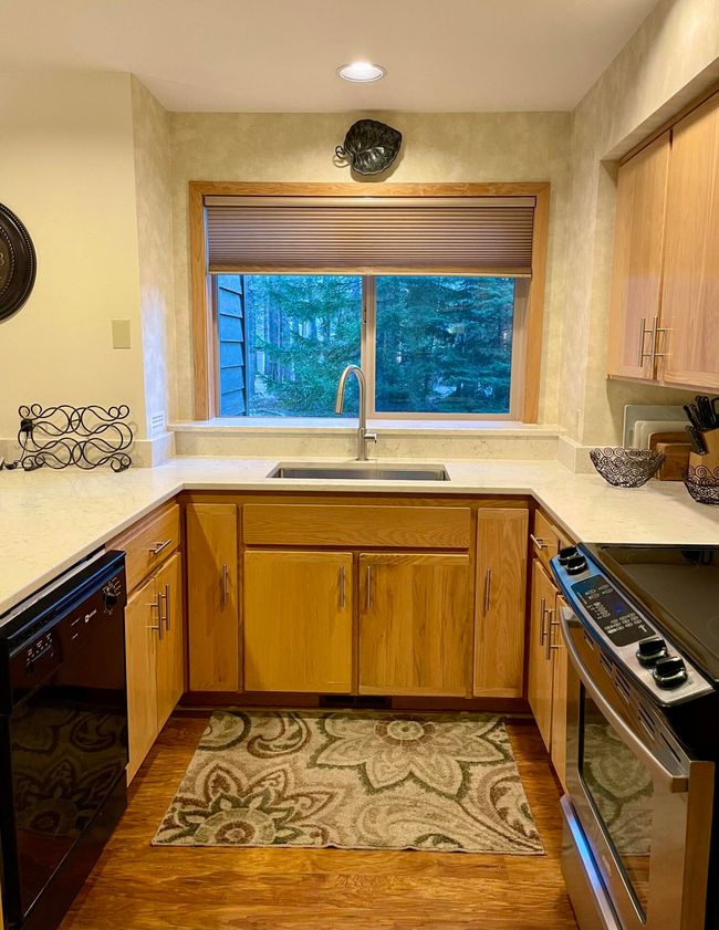 11-KitchenWindow-R33 | Image 12