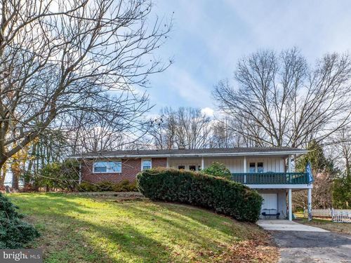 929 N Manor Rd, HONEY BROOK, PA, 19344-9616 | Card Image