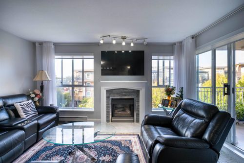 305-13733 74 Ave, Surrey, BC, V3W1B8 | Card Image