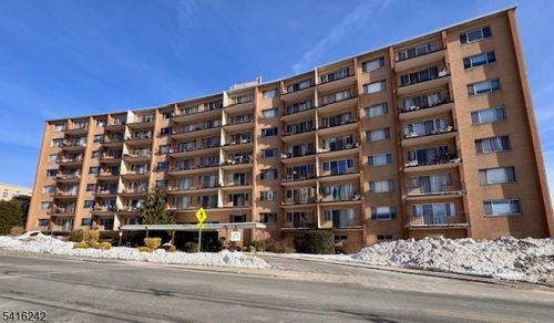 apt-108-265 Main St, Ridgefield Park, NJ, 07660-1570 | Card Image