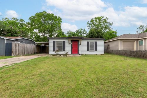 708 Gresham St, Baytown, TX, 77520-2304 | Card Image