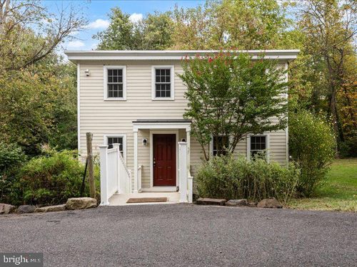 37 Church St, Chesterfield, NJ, 08515-6006 | Card Image