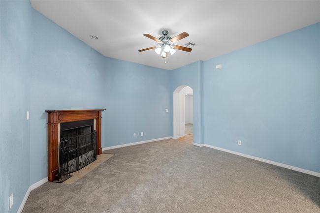 708 Sapphire Blvd, House other with 4 bedrooms, 2 bathrooms and null parking in Hewitt TX | Image 7