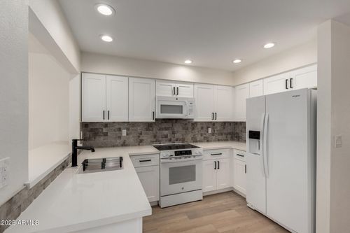 2958 S El Paradiso, Mesa, AZ, 85202-8001 | Card Image