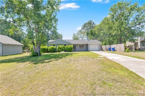 102 Bruce Ln, Spring Lake, NC, 28390-3218 | Card Image