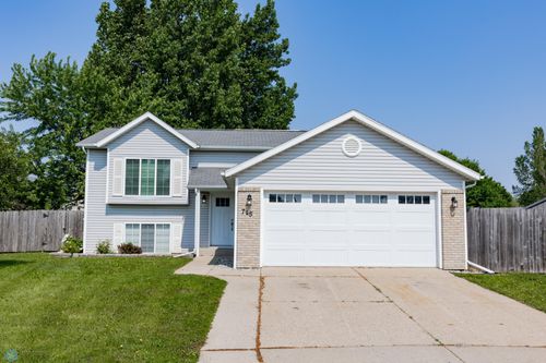 715 49th St S, Fargo, ND, 58103-7222 | Card Image