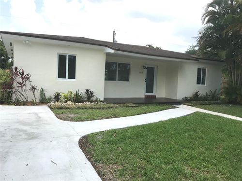 6851 Sw 48th Ter, Miami, FL, 33155-5724 | Card Image