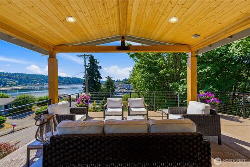 4010 Burnham Dr, Gig Harbor, WA, 98332-1006 | Card Image