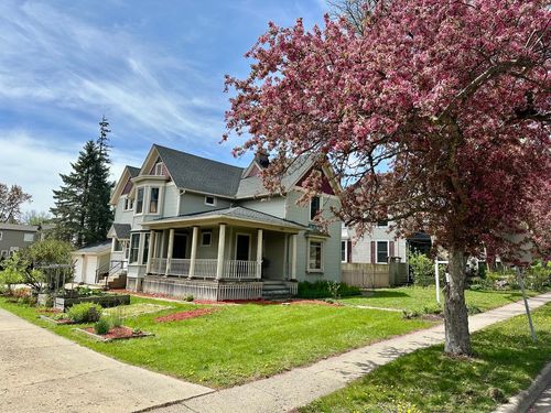 319 South St, Woodstock, IL, 60098-3746 | Card Image