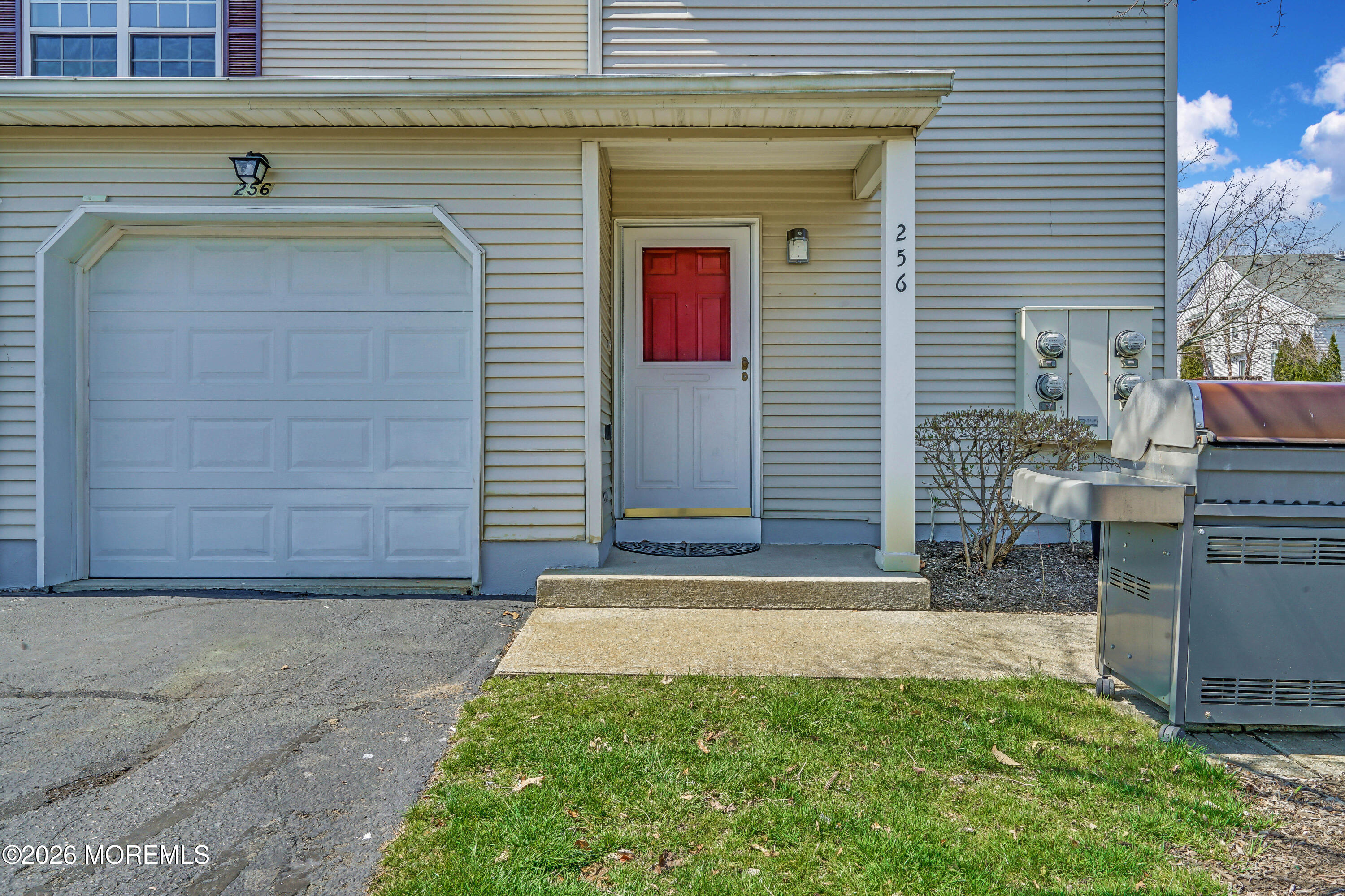 Residential Lease in Wall 5