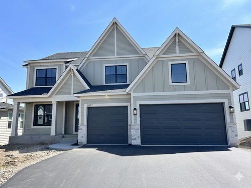 4097 Arbor Dr, Woodbury, MN, 55129-7582 | Card Image