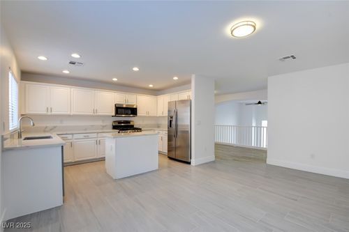 328 Mali Heights Ct, Henderson, NV, 89074-1289 | Card Image